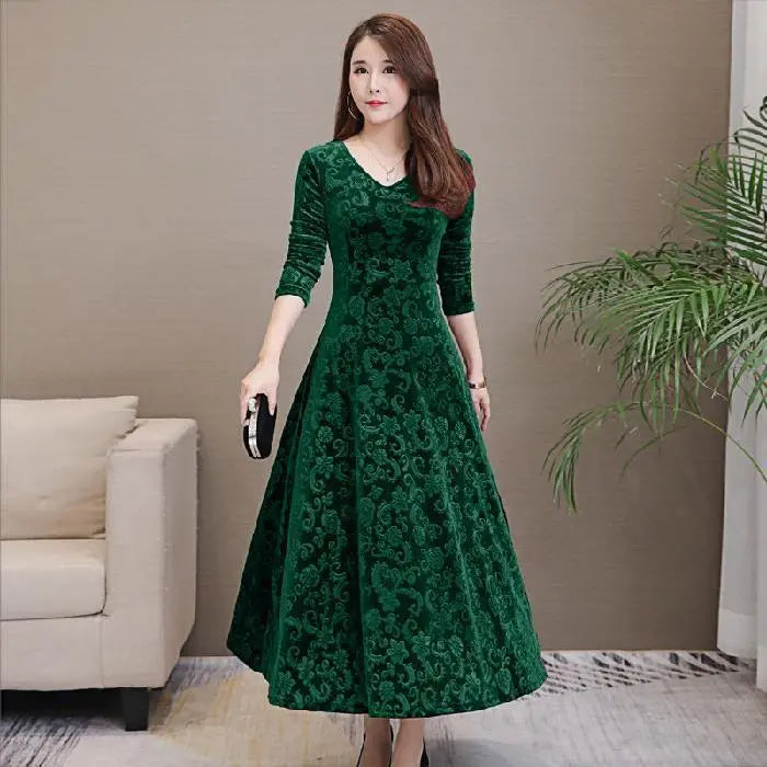 ✨️【M-4XL】Őszi téli új stílusú divat plusz méretű elegáns arany bársony meleg hosszú ujjú ruha